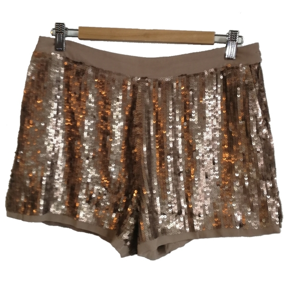 Club Monaco Pants - Club Monaco Silk Gold Disco Sequin Shorts, size 6